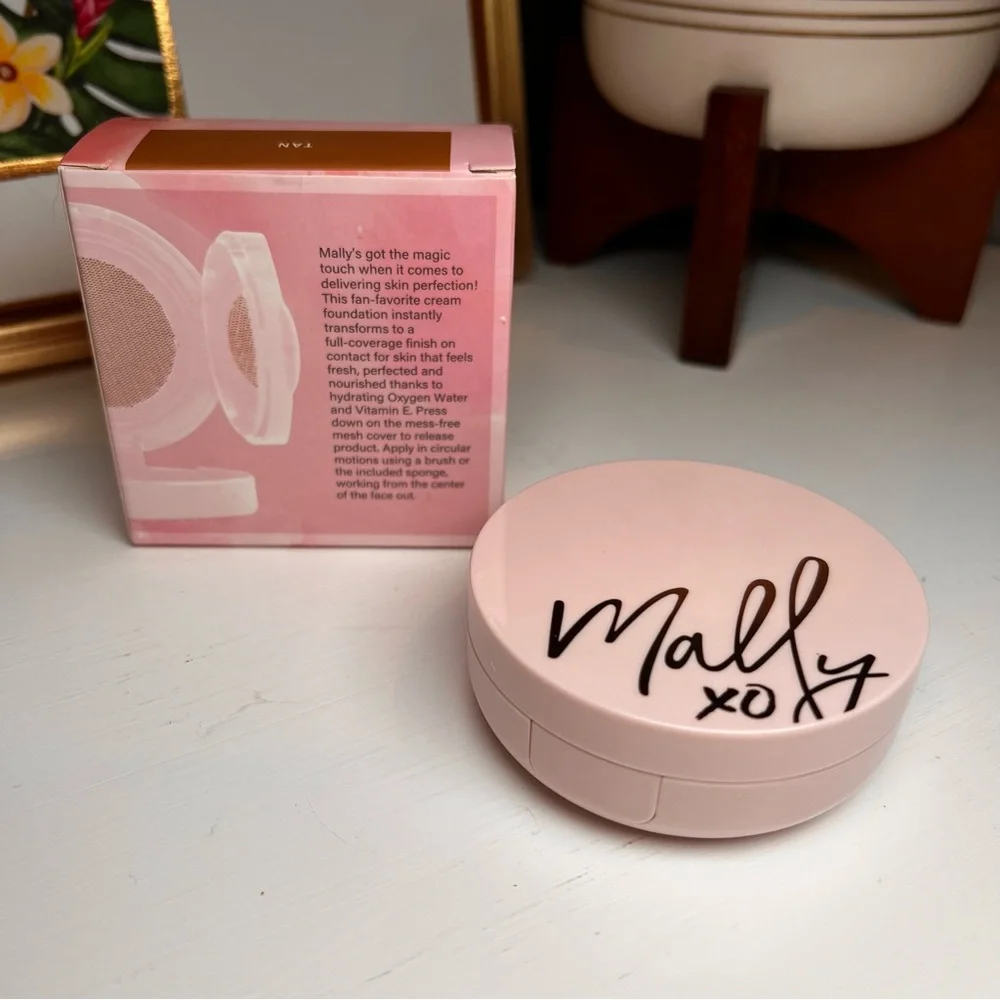 Mally Beauty Flawless Finish Transforming Effect Foundation - Tan